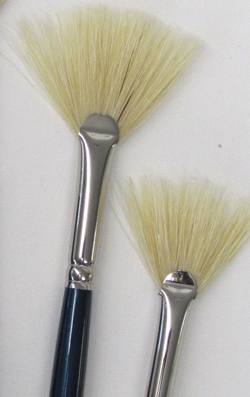 Art Spectrum Bristle Fan 900